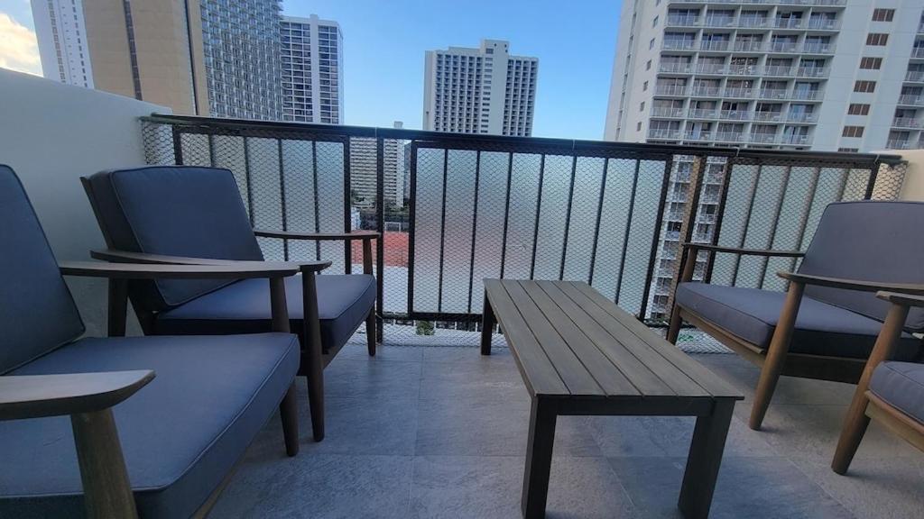 Waikiki Condo 2 Bedrooms 2 Bathrooms With 1 Free Parking Space Honolulu Kültér fotó