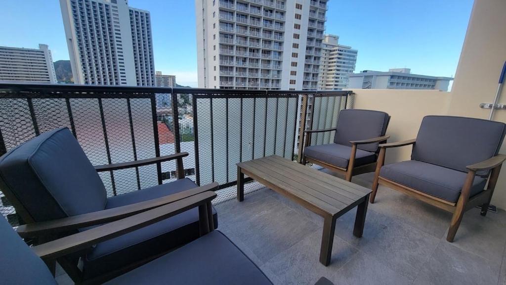 Waikiki Condo 2 Bedrooms 2 Bathrooms With 1 Free Parking Space Honolulu Kültér fotó