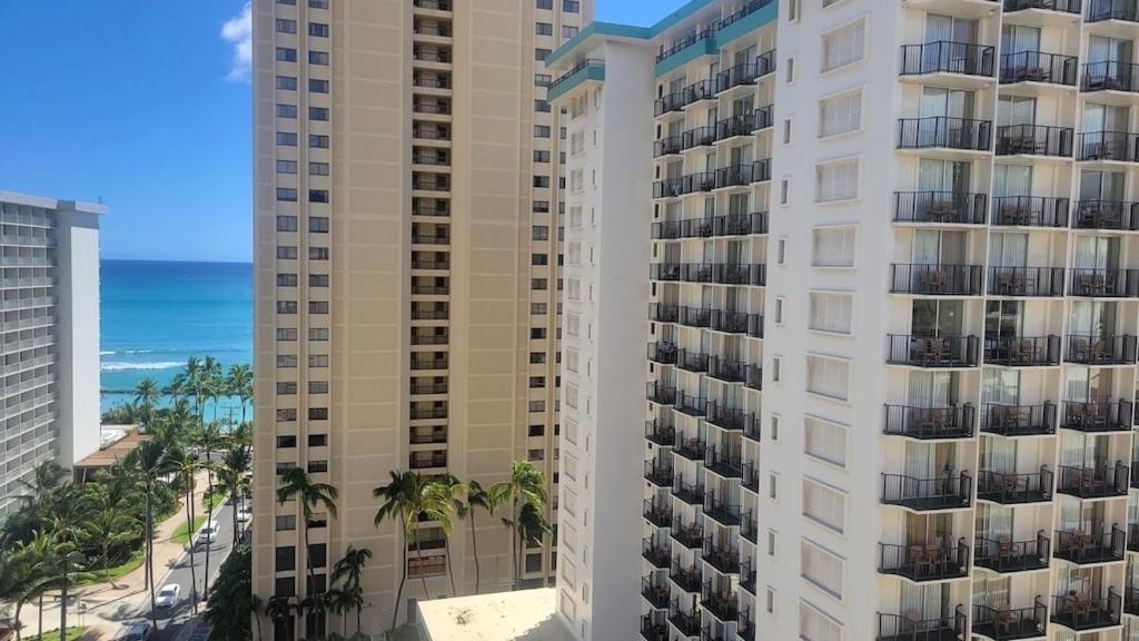 Waikiki Condo 2 Bedrooms 2 Bathrooms With 1 Free Parking Space Honolulu Kültér fotó