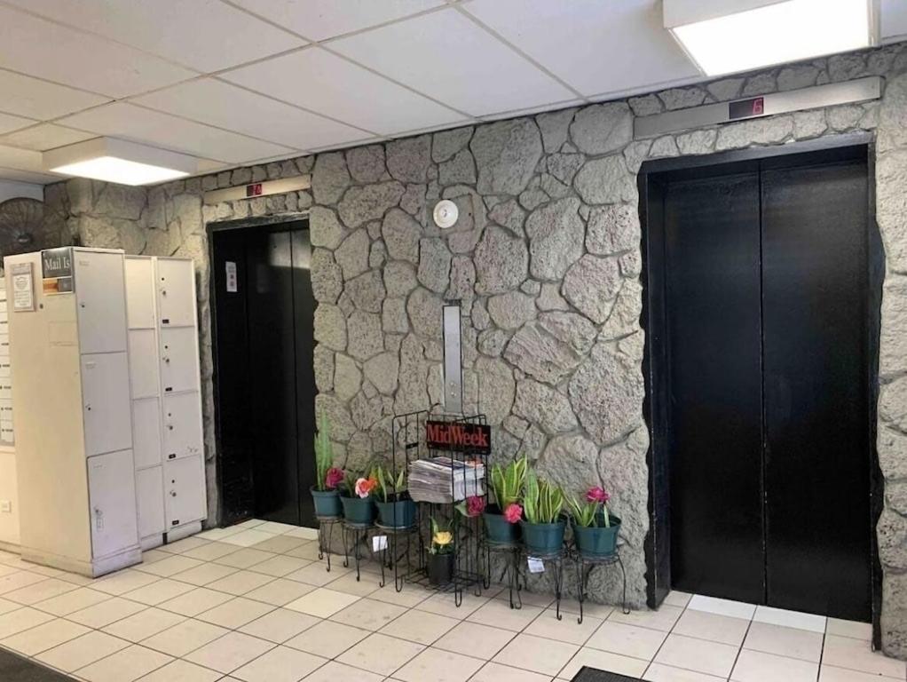 Waikiki Condo 2 Bedrooms 2 Bathrooms With 1 Free Parking Space Honolulu Kültér fotó